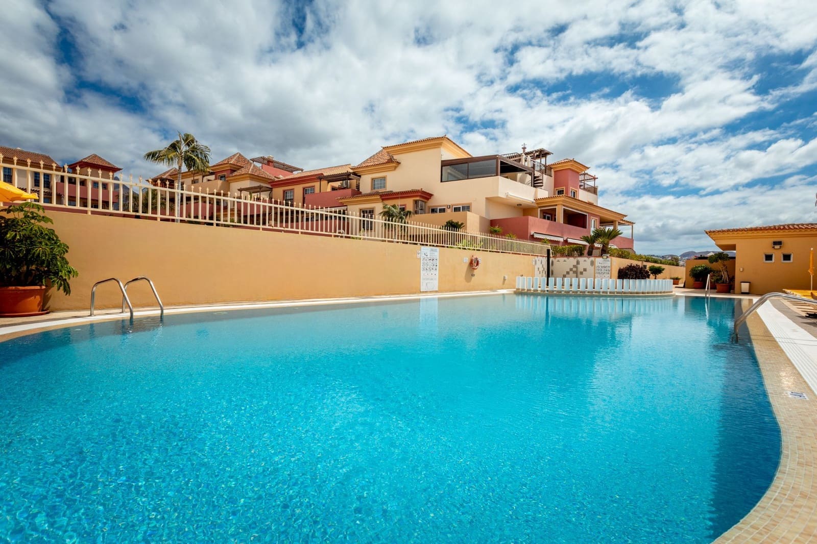 2 sovrum Hus till salu i Playa del Duque med pool garage - 770 000 € (Ref: 10123392)