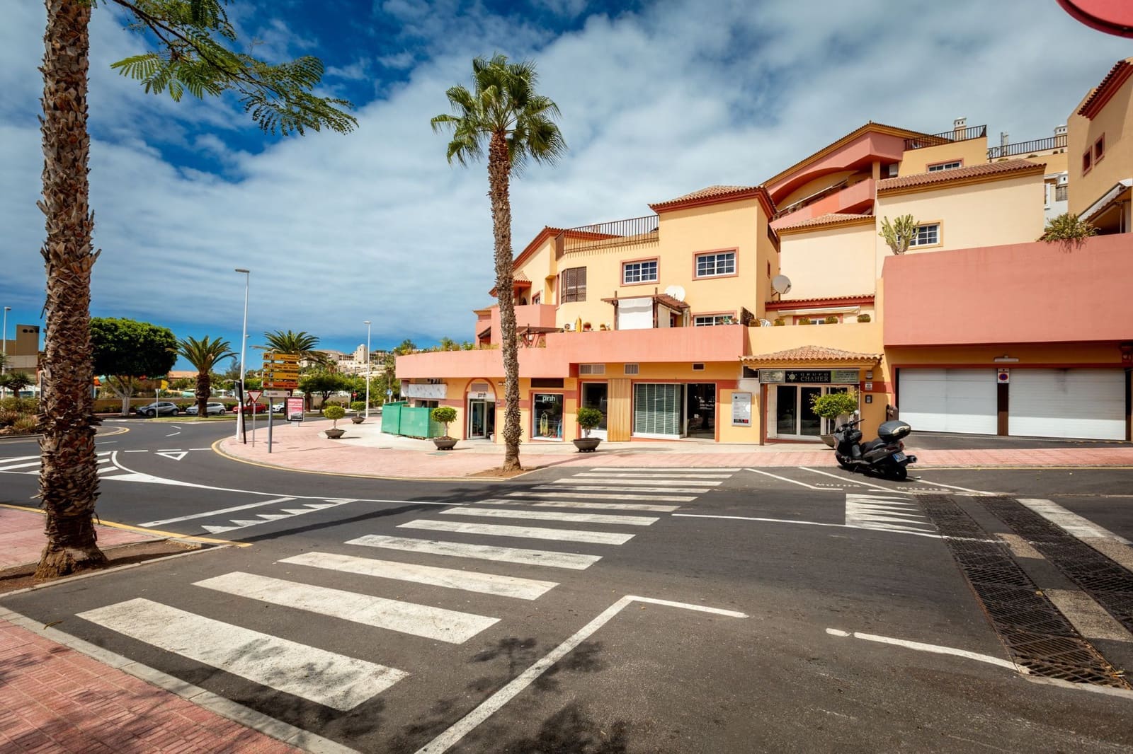 2 sovrum Hus till salu i Playa del Duque med pool garage - 770 000 € (Ref: 10123392)