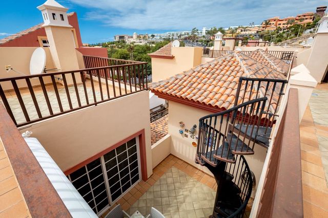 2 sovrum Hus till salu i Playa del Duque, Adeje med pool garage - 770 000 € (Ref: 10123392)