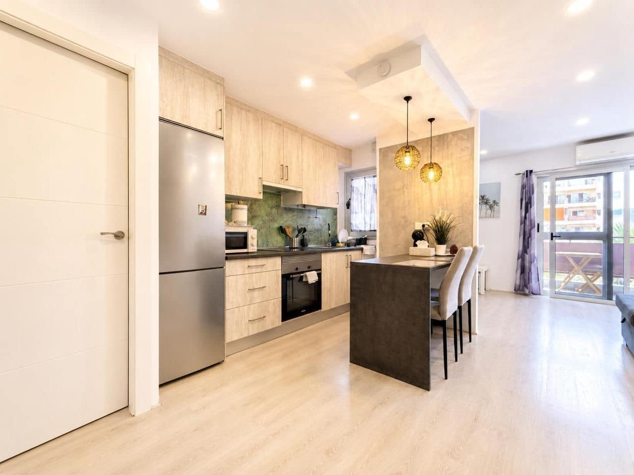 Apartamento de 1 habitación en Los Cristianos en venta con piscina garaje - 334.900 € (Ref: 10131156)