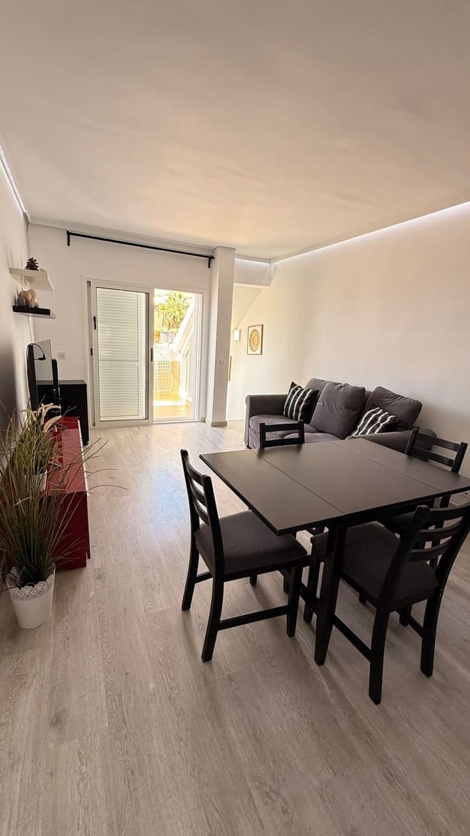 2 soveværelse Byhus til salg i Costa Adeje med swimmingpool - € 360.000 (Ref: 10154572)