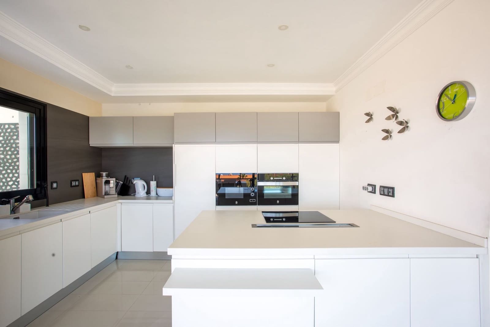 3 quarto Moradia para venda em Torviscas com piscina garagem - 1 430 000 € (Ref: 10154573)