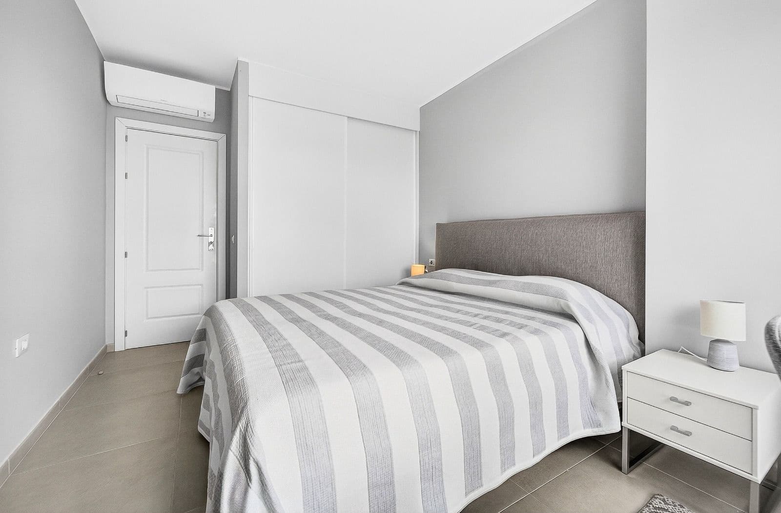 2 slaapkamer Penthouse te koop in Amarilla Golf met zwembad - € 467.000 (Ref: 10157202)
