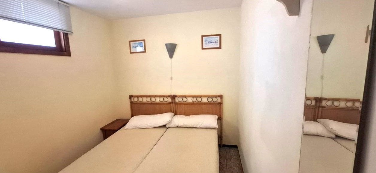 1 soverom Leilighet til salgs i Los Cristianos med svømmebasseng garasje - € 249 000 (Ref: 10166073)
