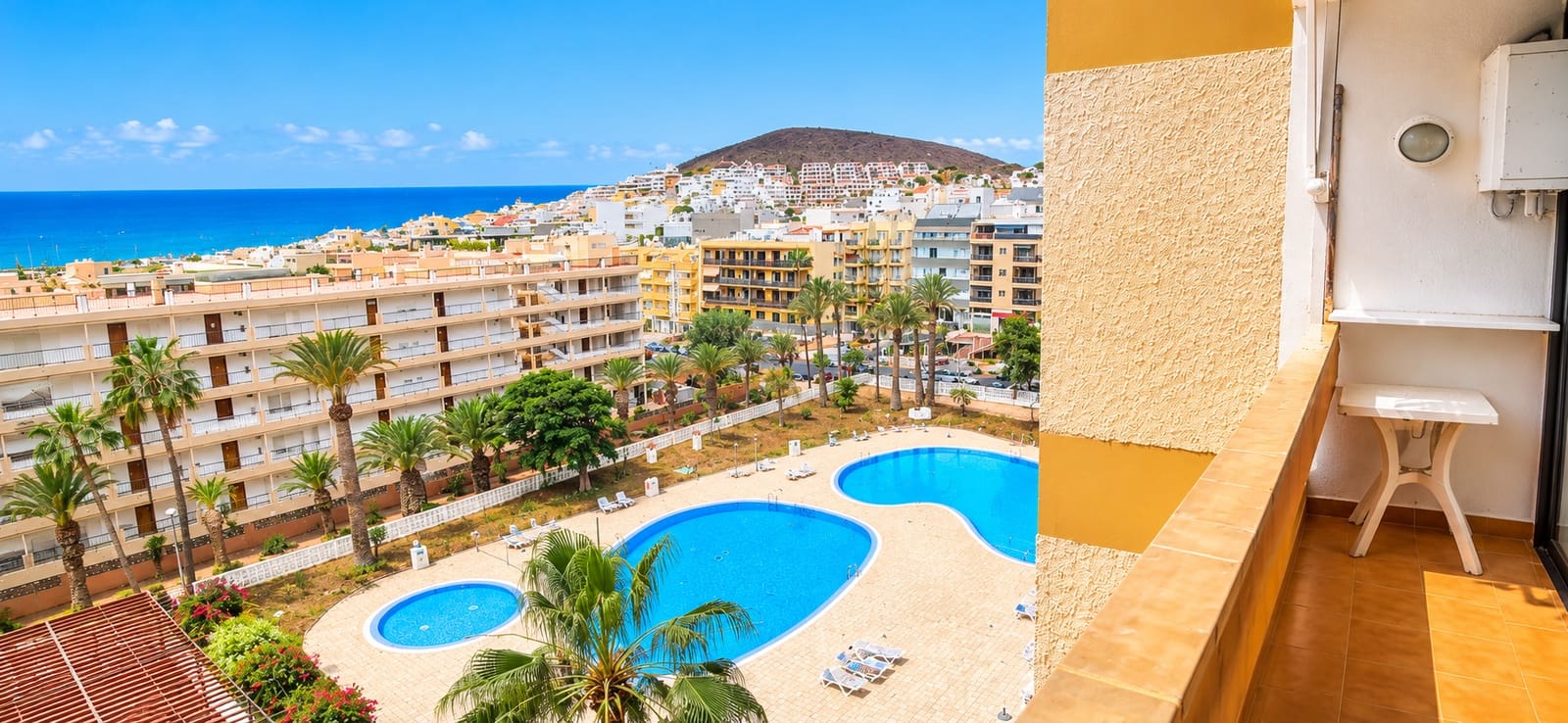 1 soverom Leilighet til salgs i Los Cristianos med svømmebasseng garasje - € 249 000 (Ref: 10166073)
