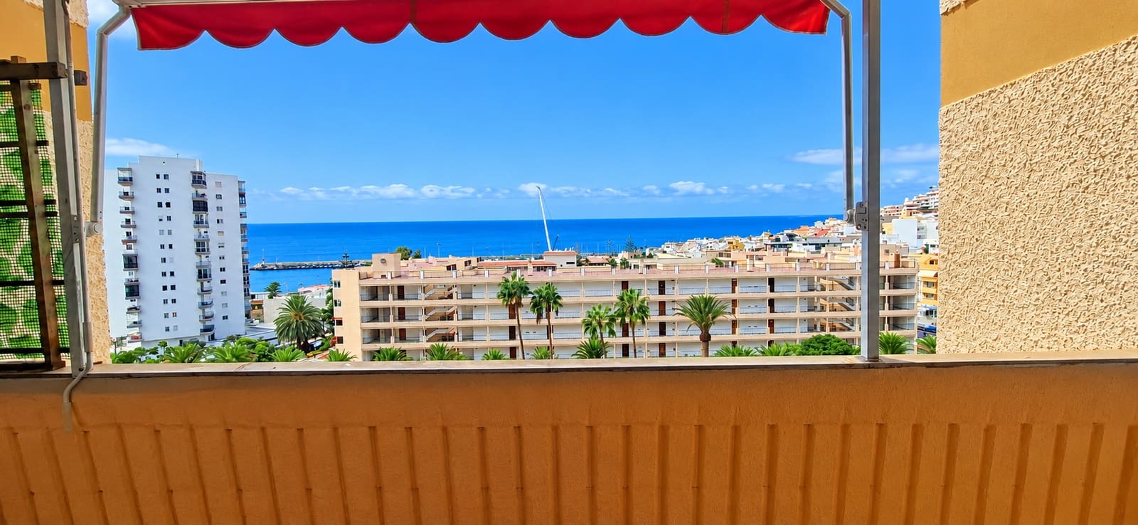 1 soverom Leilighet til salgs i Los Cristianos med svømmebasseng garasje - € 249 000 (Ref: 10166073)