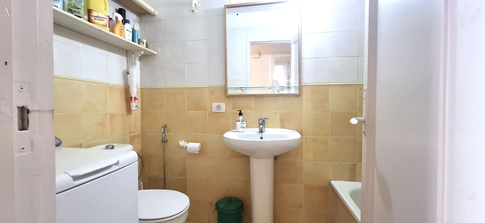 1 soverom Leilighet til salgs i Los Cristianos med svømmebasseng garasje - € 249 000 (Ref: 10166073)