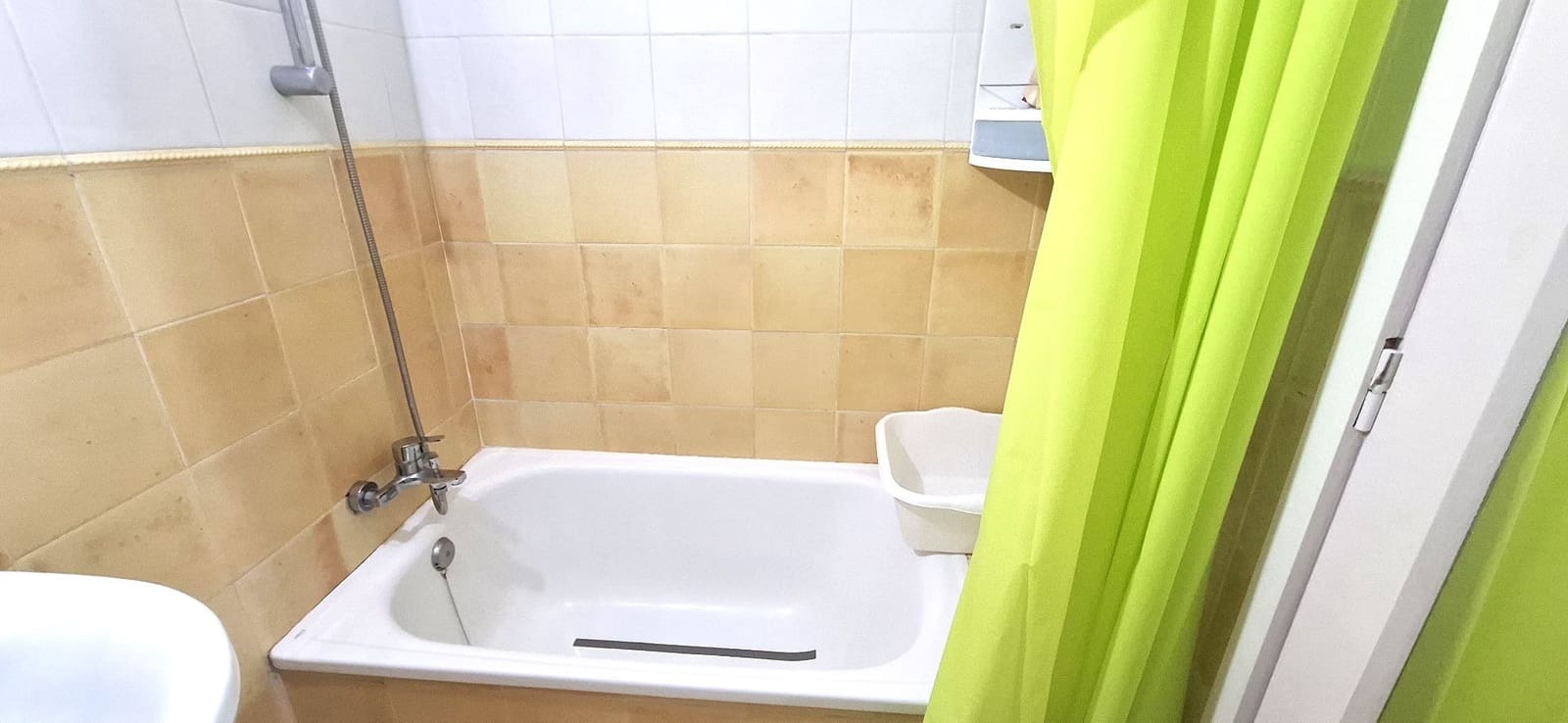 1 soverom Leilighet til salgs i Los Cristianos med svømmebasseng garasje - € 249 000 (Ref: 10166073)