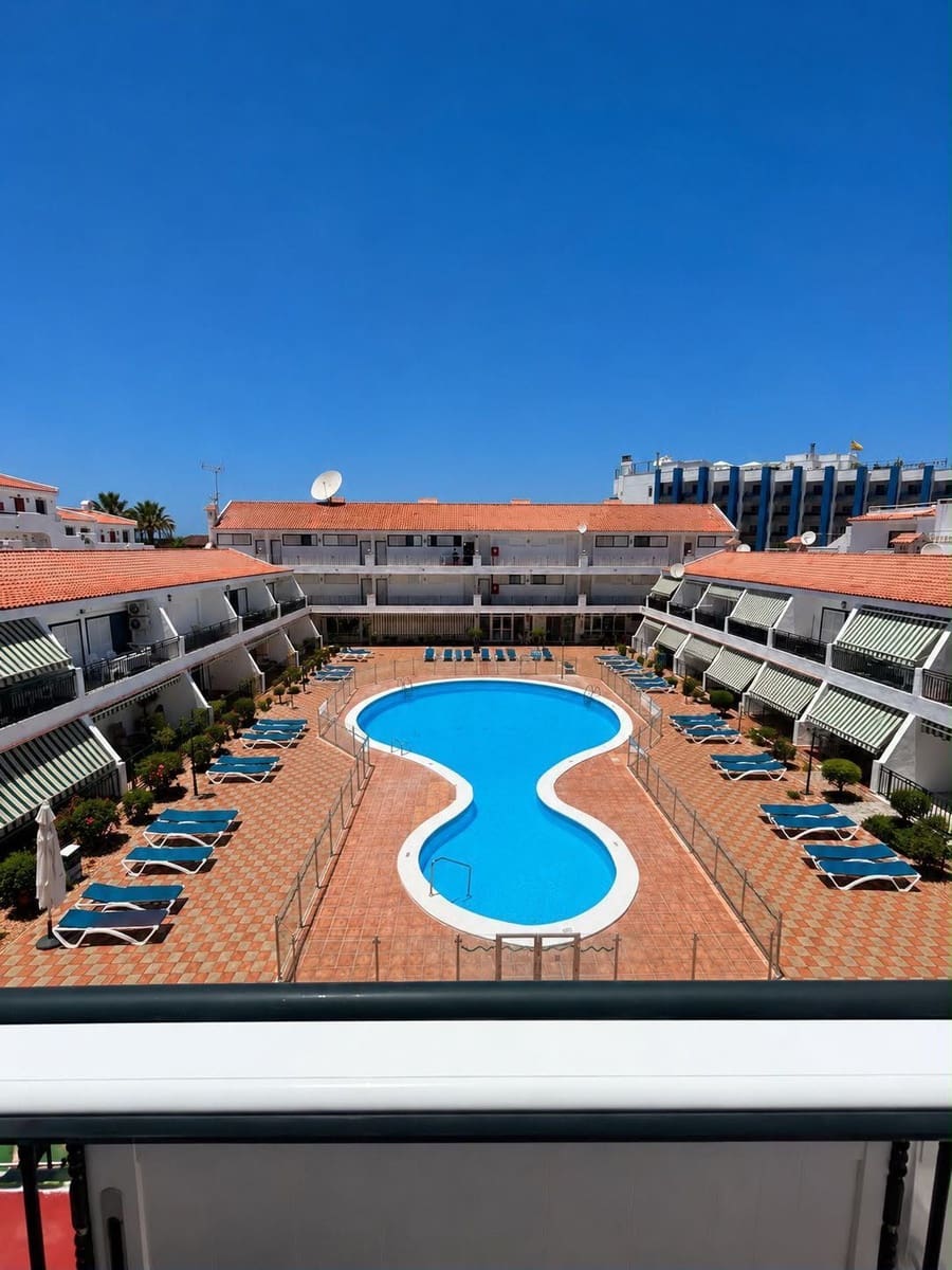 1 soverom Leilighet til salgs i Los Cristianos med svømmebasseng - € 299 000 (Ref: 10168144)