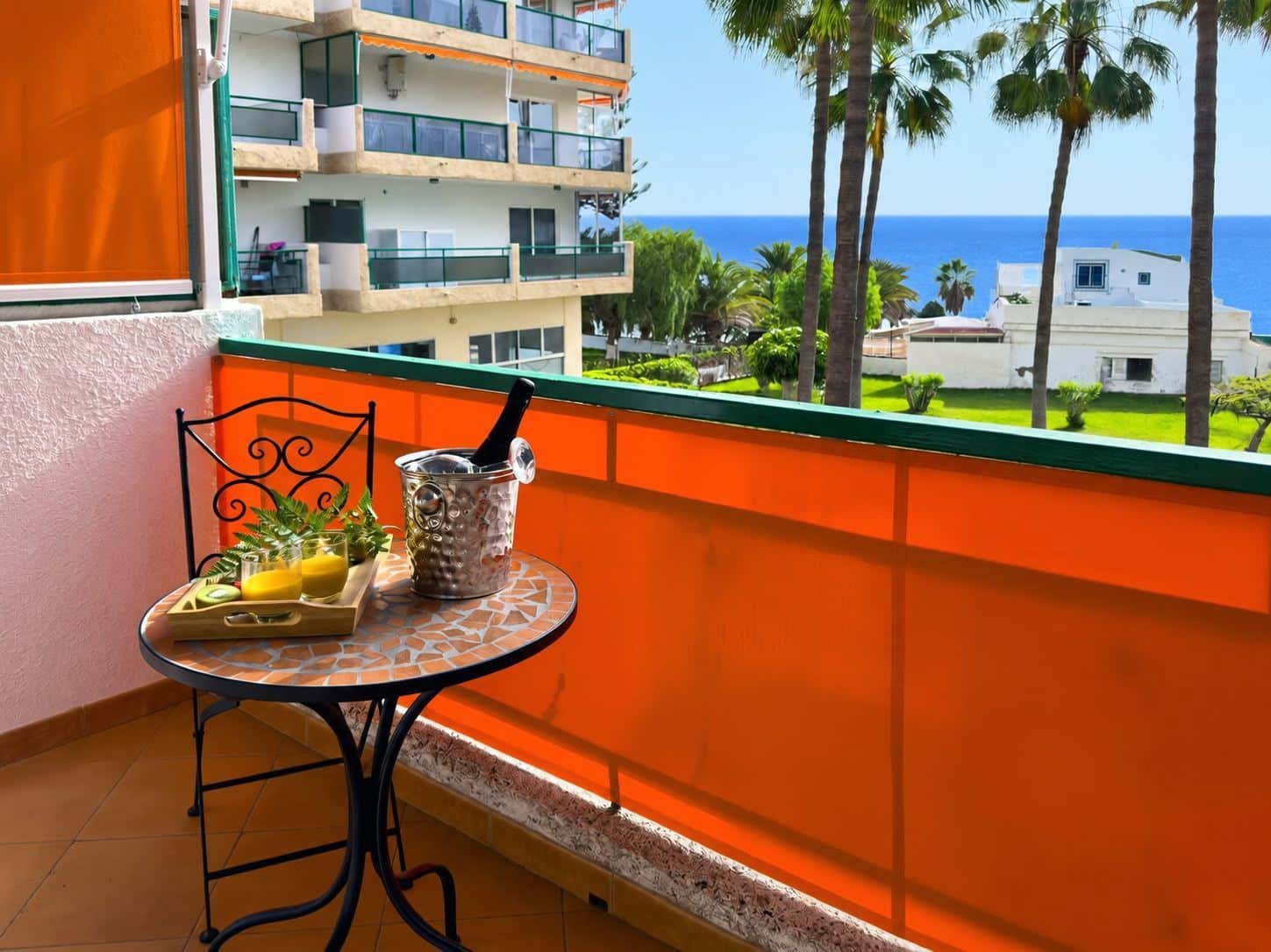 Lejlighed til salg i Los Cristianos med swimmingpool garage - € 240.000 (Ref: 10176340)