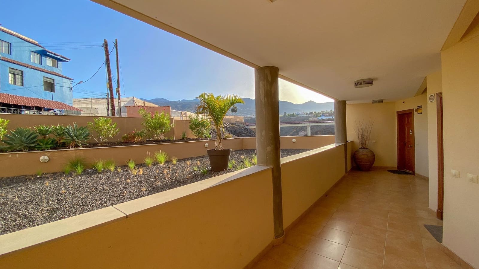 2 soverom Leilighet til salgs i Costa Adeje med svømmebasseng garasje - € 330 000 (Ref: 10179923)