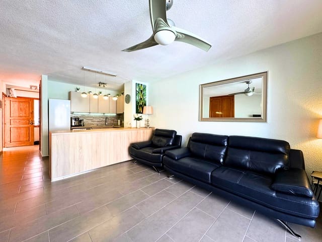 1 soveværelse Lejlighed til salg i Los Cristianos, Arona med swimmingpool - € 240.000 (Ref: 10186383)