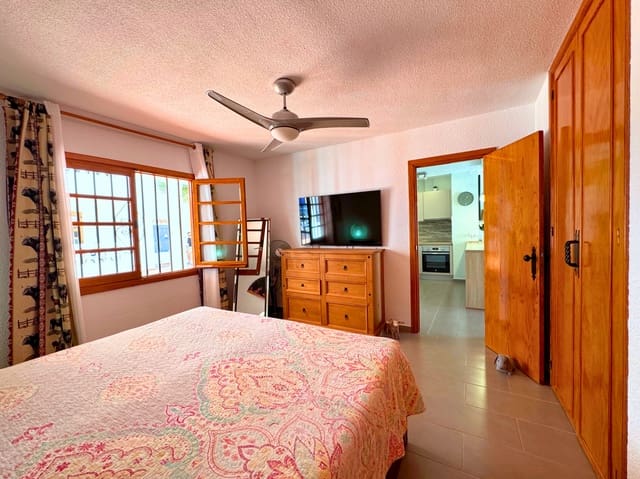 1 soveværelse Lejlighed til salg i Los Cristianos, Arona med swimmingpool - € 240.000 (Ref: 10186383)