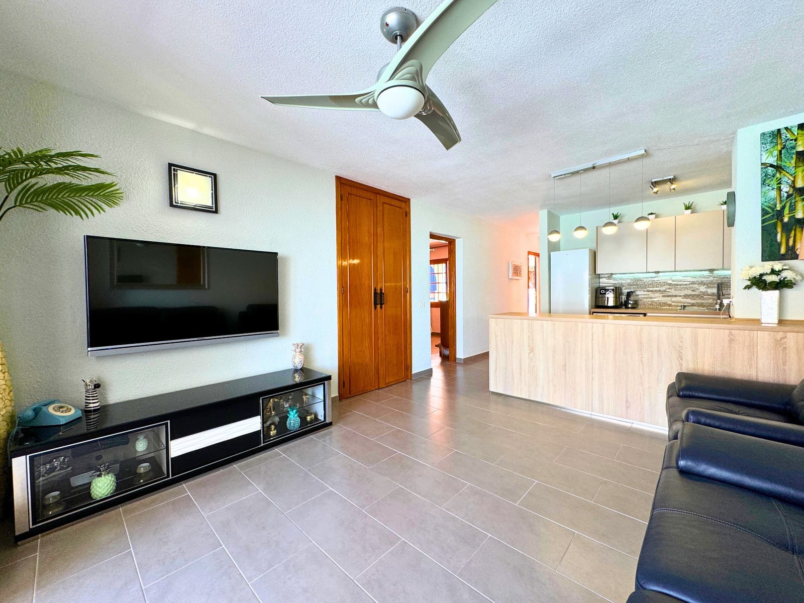 1 soveværelse Lejlighed til salg i Los Cristianos med swimmingpool - € 240.000 (Ref: 10186383)