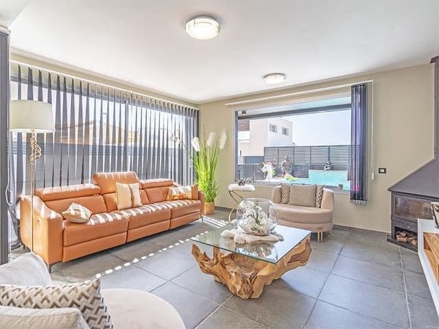 3 slaapkamer Villa te koop in Chayofa, Arona met garage - € 819.000 (Ref: 8670092)