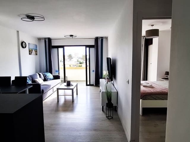 1 bedroom Apartment for sale in Playa de las Americas with garage - € 360,000 (Ref: 8670098)