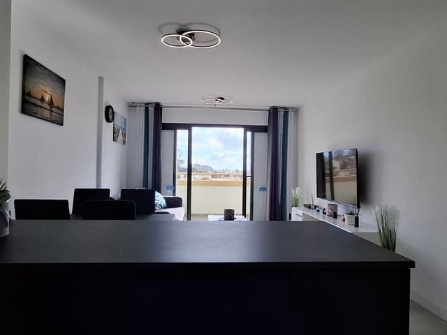 1 bedroom Apartment for sale in Playa de las Americas with garage - € 360,000 (Ref: 8670098)