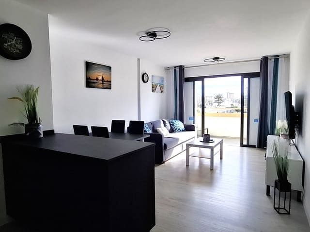 1 soveværelse Lejlighed til salg i Playa de las Americas, Arona med garage - € 360.000 (Ref: 8670098)
