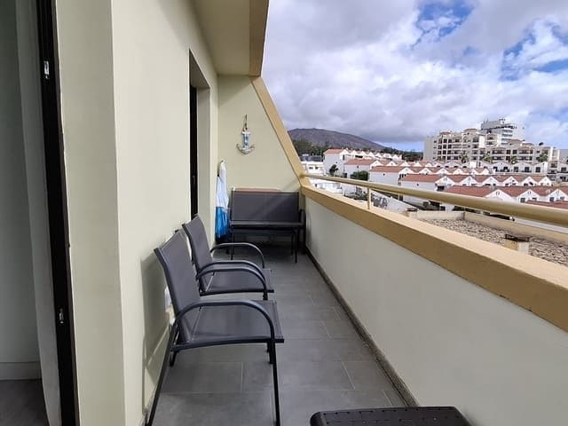 1 bedroom Apartment for sale in Playa de las Americas with garage - € 360,000 (Ref: 8670098)