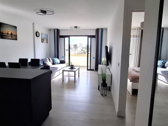 1 soveværelse Lejlighed til salg i Playa de las Americas, Arona med garage - € 360.000 (Ref: 8670098)