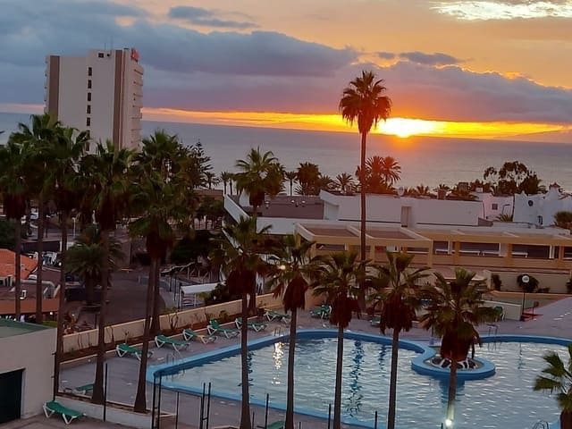 1 bedroom Apartment for sale in Playa de las Americas with garage - € 360,000 (Ref: 8670098)