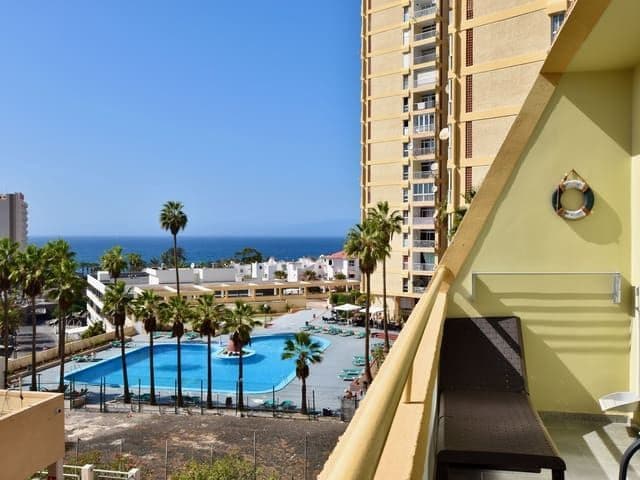 1 bedroom Apartment for sale in Playa de las Americas with garage - € 360,000 (Ref: 8670098)