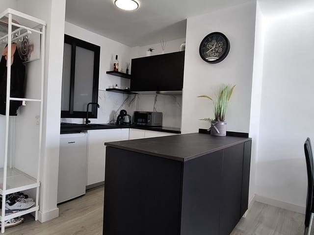 1 bedroom Apartment for sale in Playa de las Americas with garage - € 360,000 (Ref: 8670098)