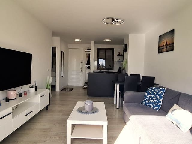 1 bedroom Apartment for sale in Playa de las Americas with garage - € 360,000 (Ref: 8670098)