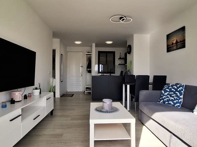 1 bedroom Apartment for sale in Playa de las Americas with garage - € 360,000 (Ref: 8670098)