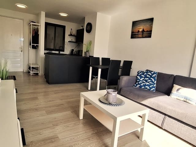 1 bedroom Apartment for sale in Playa de las Americas with garage - € 360,000 (Ref: 8670098)