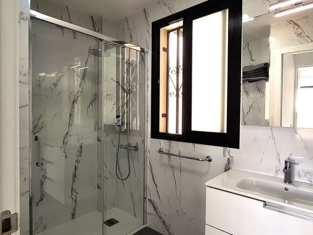 1 bedroom Apartment for sale in Playa de las Americas with garage - € 360,000 (Ref: 8670098)