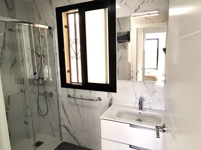 1 bedroom Apartment for sale in Playa de las Americas with garage - € 360,000 (Ref: 8670098)