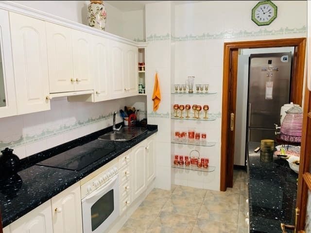 3 quarto Apartamento para venda em Los Cristianos com garagem - 585 000 € (Ref: 8670132)