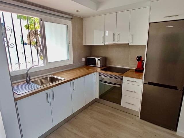 1 soveværelse Lejlighed til salg i Playa de las Americas, Arona - € 450.000 (Ref: 8670135)