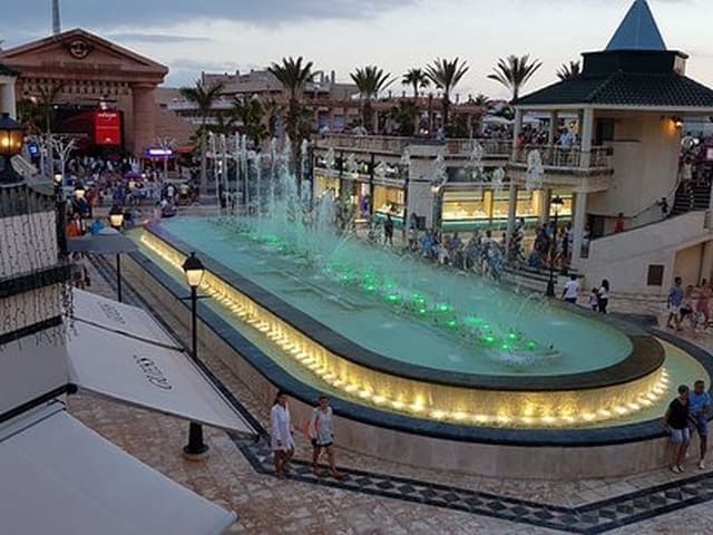 1 bedroom Apartment for sale in Playa de las Americas - € 450,000 (Ref: 8670135)