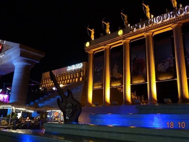 1 bedroom Apartment for sale in Playa de las Americas - € 450,000 (Ref: 8670135)