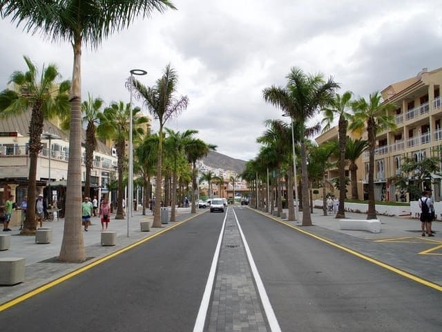 1 bedroom Apartment for sale in Playa de las Americas - € 450,000 (Ref: 8670135)