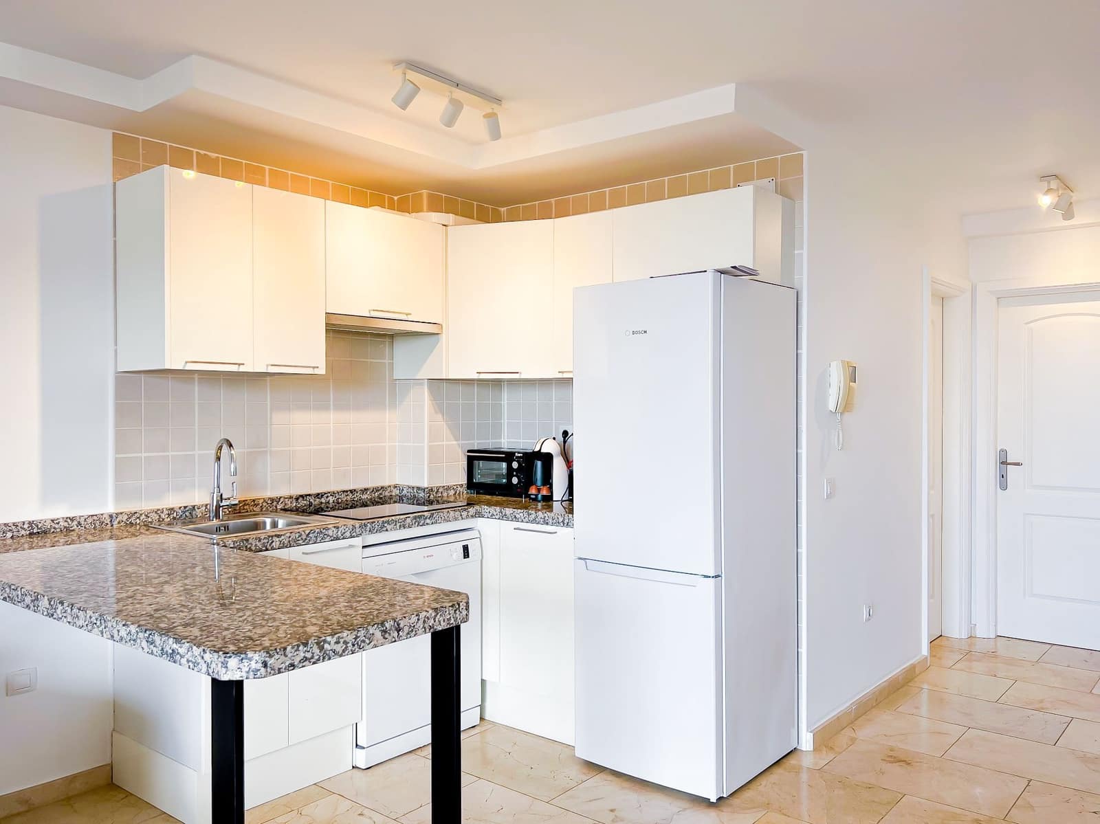 1 soverom Leilighet til salgs i Palm-Mar med svømmebasseng - € 249 000 (Ref: 8684530)