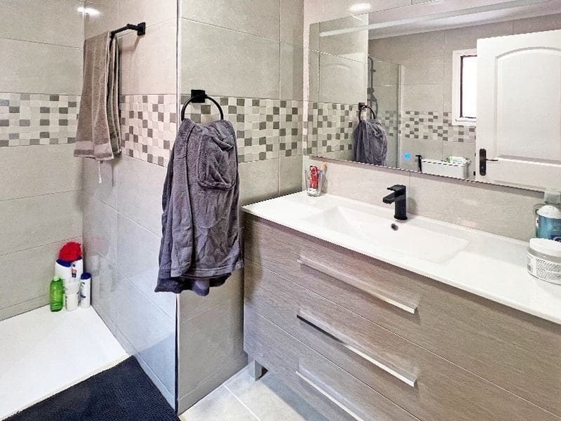 Apartamento de 2 habitaciones en Chayofa en venta con piscina garaje - 395.000 € (Ref: 8792259)