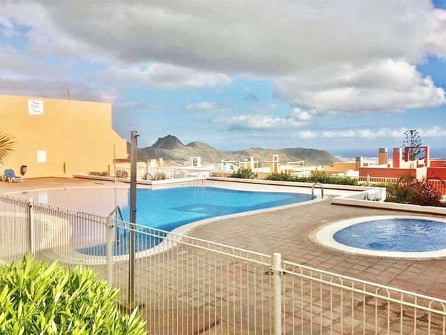 Apartamento de 2 habitaciones en Chayofa, Arona en venta con piscina garaje - 395.000 € (Ref: 8792259)