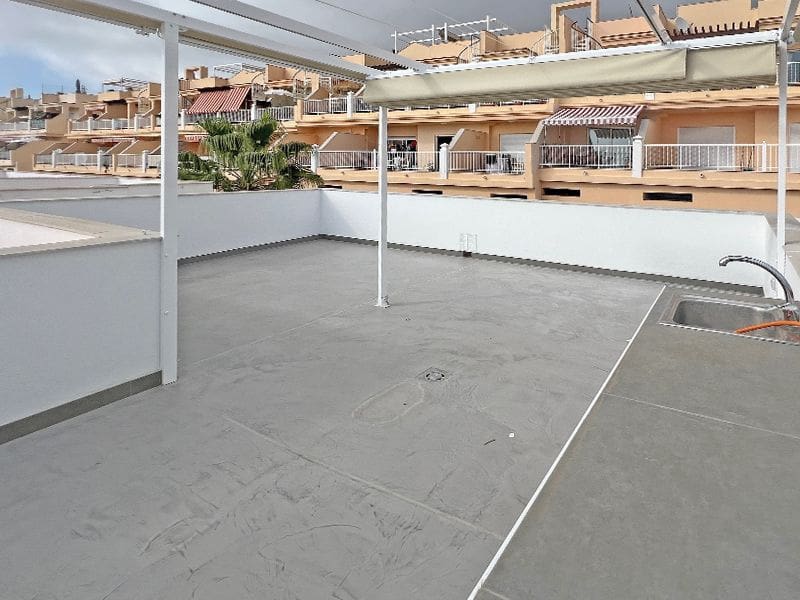 Apartamento de 2 habitaciones en Chayofa en venta con piscina garaje - 395.000 € (Ref: 8792259)