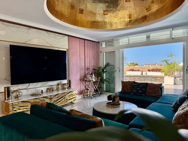 4 makuuhuone Huvila myytävänä paikassa El Madroñal, Adeje mukana uima-altaan 
autotalli - 1 200 000 € (Ref: 8815492)