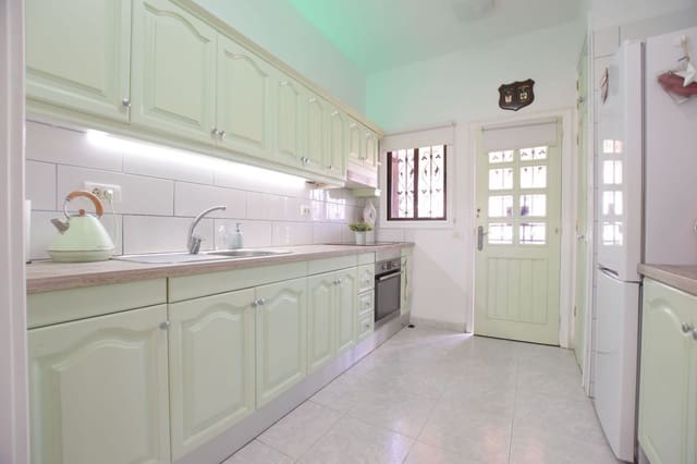2 quarto Moradia Geminada para venda em Chayofa, Arona com piscina garagem - 340 000 € (Ref: 8847108)