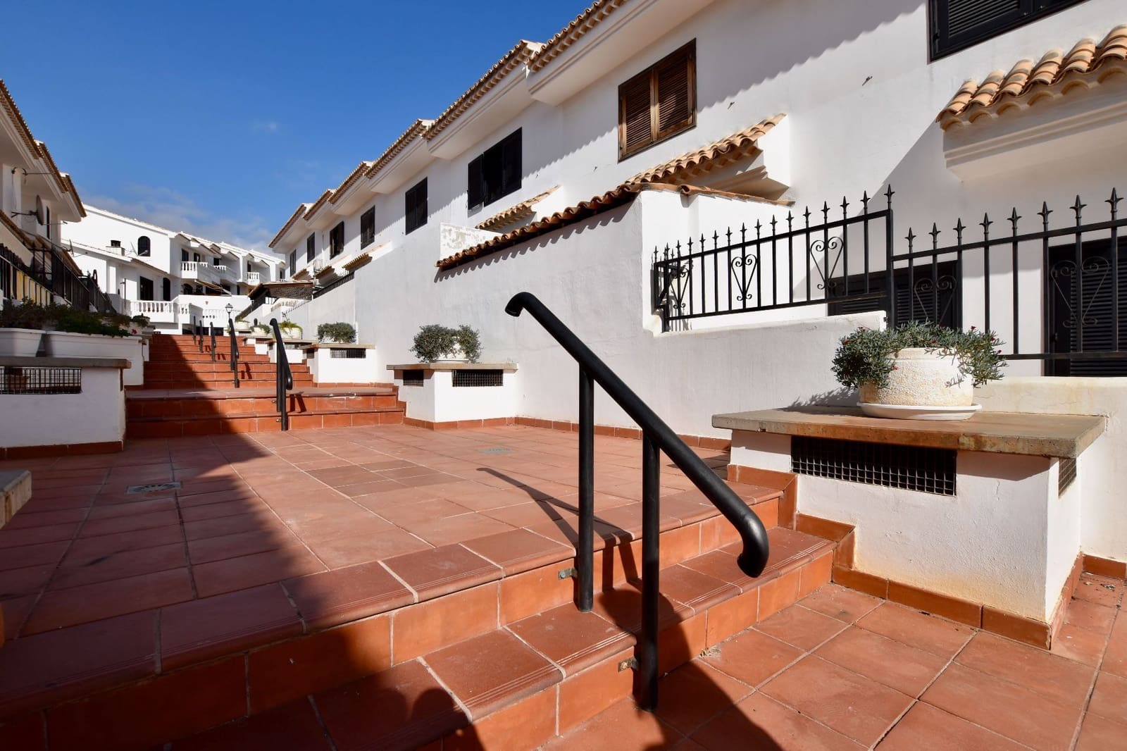 2 quarto Moradia Geminada para venda em Chayofa com piscina garagem - 340 000 € (Ref: 8847108)