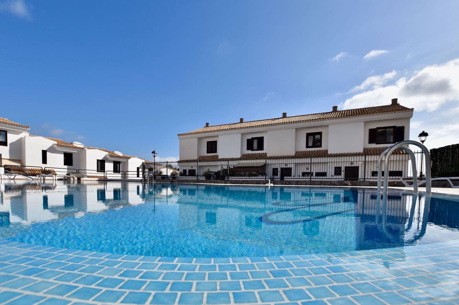 2 quarto Moradia Geminada para venda em Chayofa com piscina garagem - 340 000 € (Ref: 8847108)