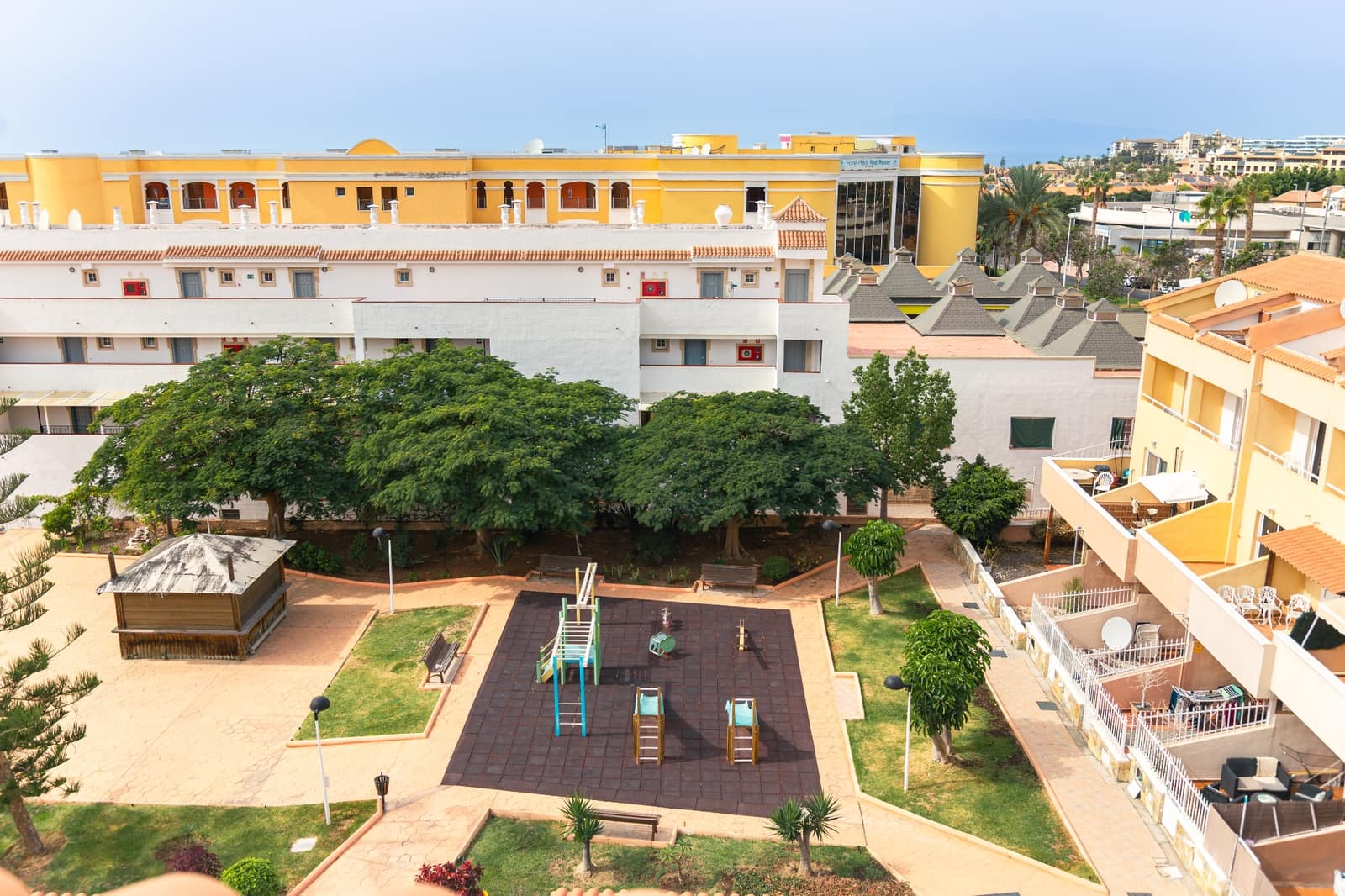 4 sovrum Hus till salu i Playa del Duque med pool garage - 459 000 € (Ref: 8873921)