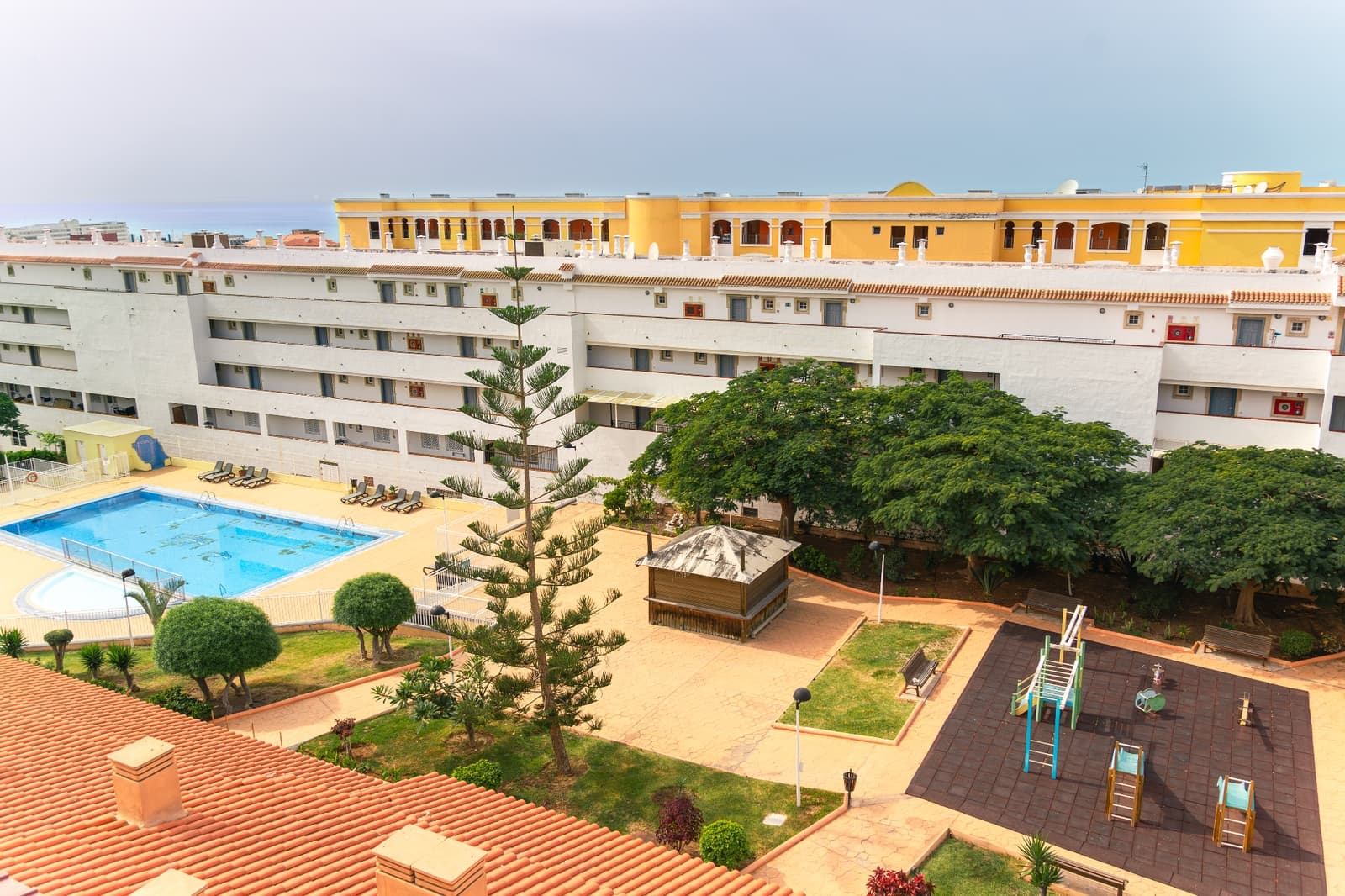 4 sovrum Hus till salu i Playa del Duque med pool garage - 459 000 € (Ref: 8873921)