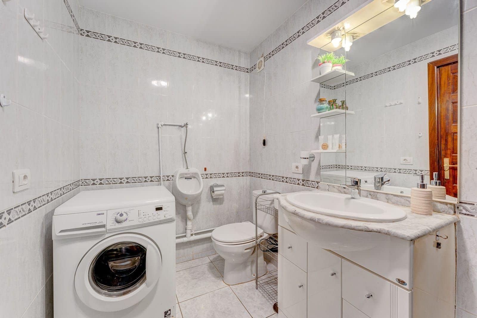 1 soveværelse Lejlighed til salg i Los Cristianos med swimmingpool garage - € 315.000 (Ref: 8889095)