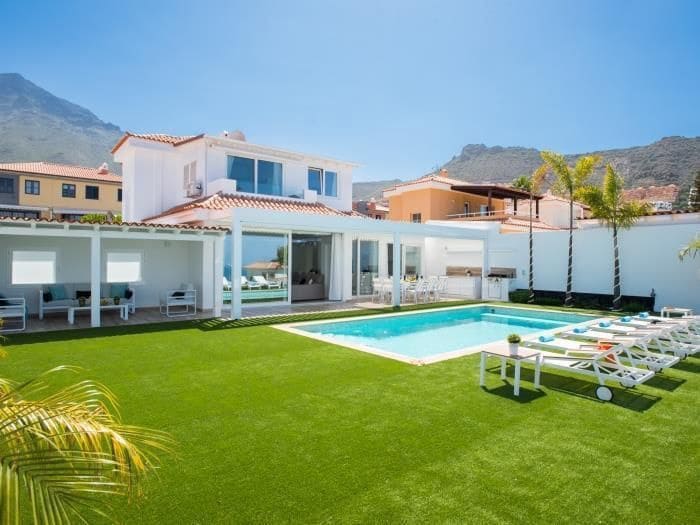 6 sovrum Villa till salu i El Madronal med pool garage - 2 550 000 € (Ref: 8956847)