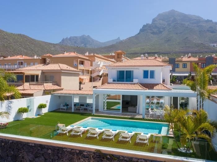 6 sovrum Villa till salu i El Madronal med pool garage - 2 550 000 € (Ref: 8956847)